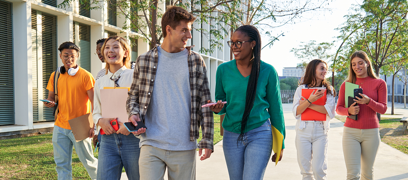 college students walking to class